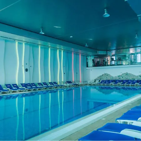 Garni Hollywoodland Wellness & Aquapark Hotel 4*