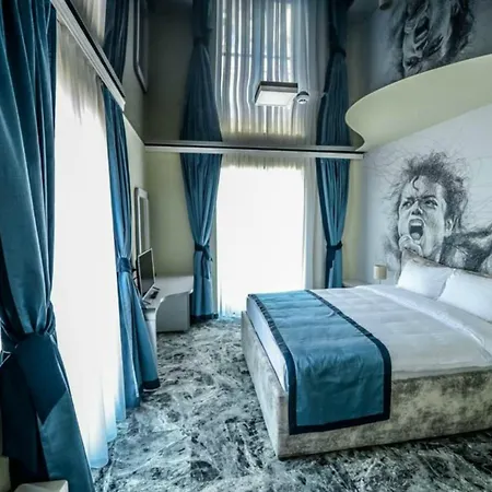 Garni Hollywoodland Wellness & Aquapark Hotel