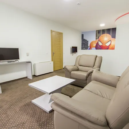 Hotel Garni Hollywoodland Wellness & Aquapark