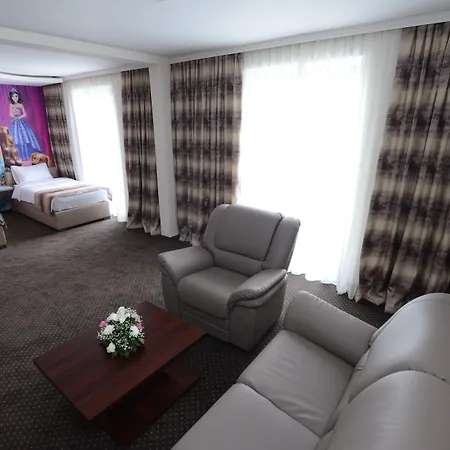 Garni Hollywoodland Wellness & Aquapark 4*