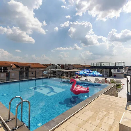 מלון Garni Hollywoodland Wellness & Aquapark 4*