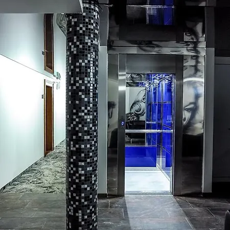 Garni Hollywoodland Wellness & Aquapark Отель Белград