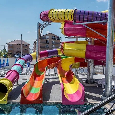 Garni Hollywoodland Wellness & Aquapark Hotel