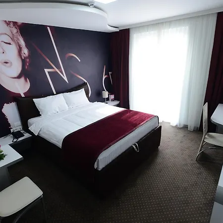 호텔 Garni Hollywoodland Wellness & Aquapark