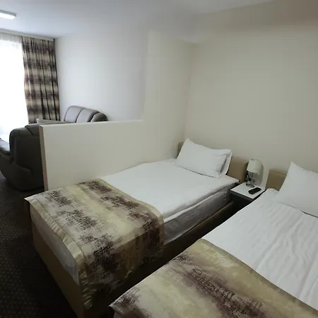 Garni Hollywoodland Wellness & Aquapark 호텔 4*