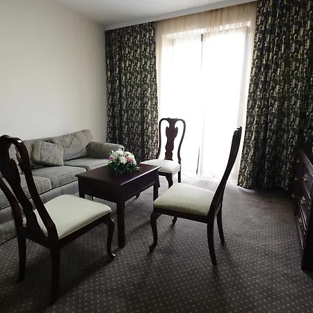 Garni Hollywoodland Wellness & Aquapark Hotel