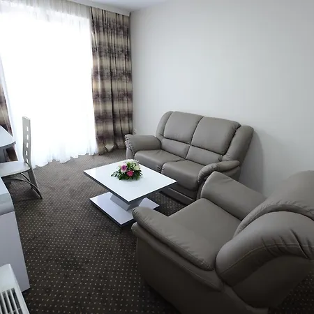 Hotel Garni Hollywoodland Wellness & Aquapark 4*