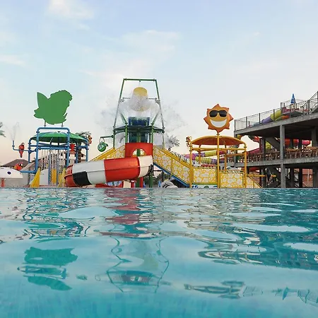 Garni Hollywoodland Wellness & Aquapark Belgrado