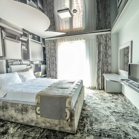 Garni Hollywoodland Wellness & Aquapark Hotel