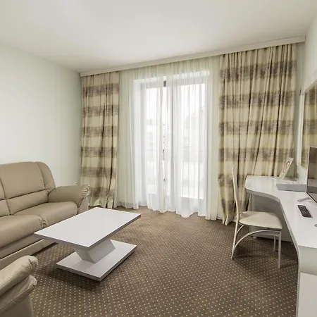 Garni Hollywoodland Wellness & Aquapark Szálloda Belgrád