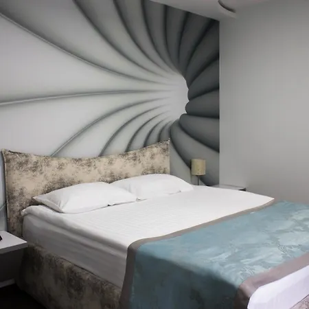 Garni Hollywoodland Wellness & Aquapark Belgrád
