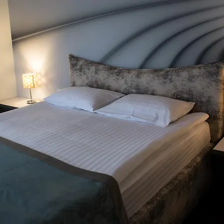 Garni Hollywoodland Wellness & Aquapark 호텔 베오그라드