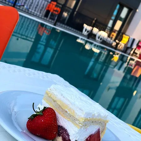 호텔 Garni Hollywoodland Wellness & Aquapark 베오그라드