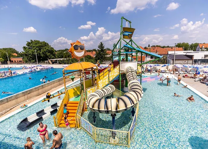 Garni Hollywoodland Wellness & Aquapark Hotel 4*