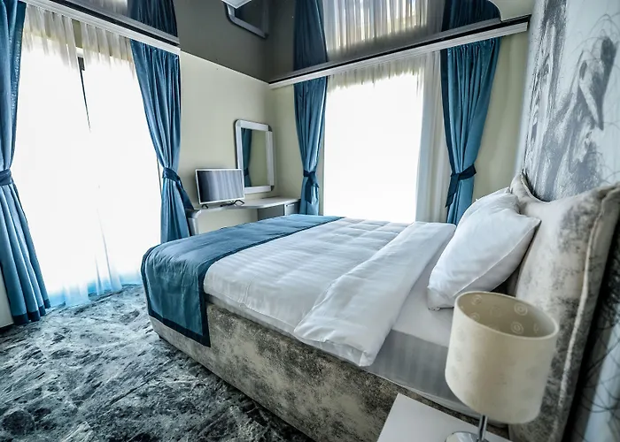 Hotel Garni Hollywoodland Wellness & Aquapark 4*