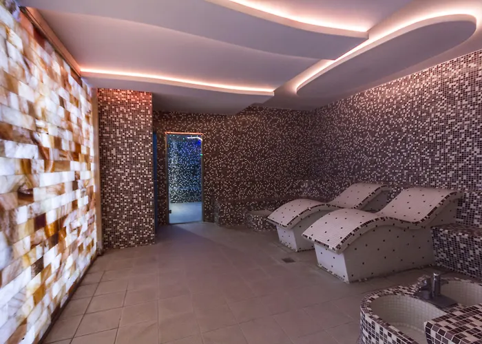 Garni Hollywoodland Wellness & Aquapark Hotel