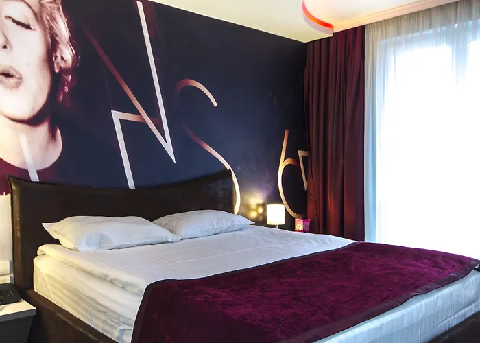 Hotel Garni Hollywoodland Wellness & Aquapark