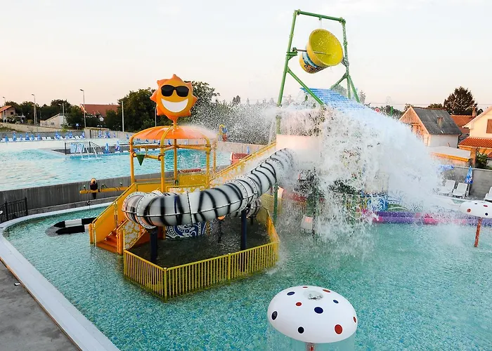 Garni Hollywoodland Wellness & Aquapark Hotel 4*