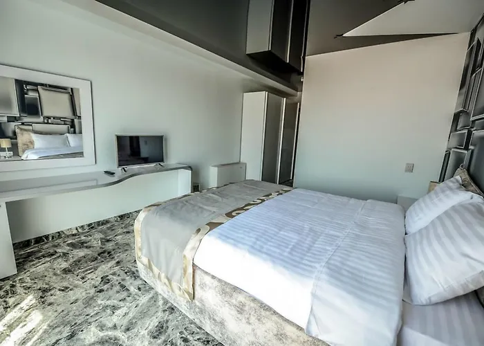 Garni Hollywoodland Wellness & Aquapark 4*